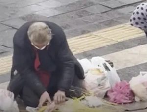 Aydın’da yardım kolisi düşünce çaresizce toplayan yaşlı adam koruma altına alındı