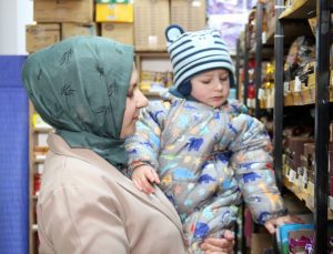 Azimli anne sigortalı mesleğini bırakıp kendi işini kurdu: Bebeğimi reyonlar ortasında büyüttüm