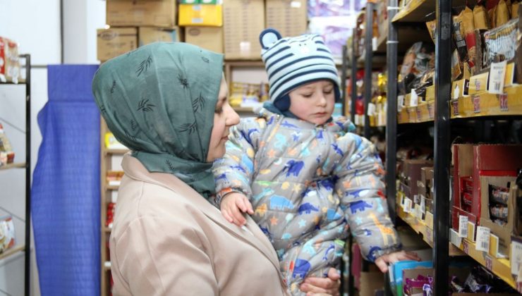 Azimli anne sigortalı mesleğini bırakıp kendi işini kurdu: Bebeğimi reyonlar ortasında büyüttüm