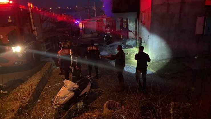 Babasının evini yakıp, av tüfeğiyle yangına müdahaleyi engelledi