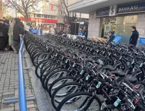 Bahçelievler Belediyesi, çekilişle 100 adet bisiklet dağıttı