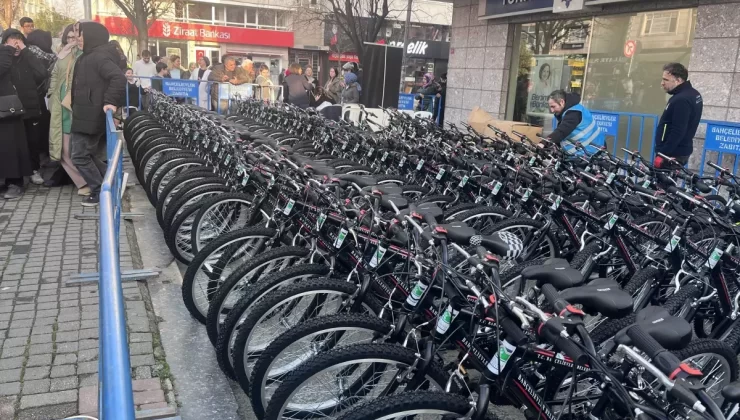 Bahçelievler Belediyesi, çekilişle 100 adet bisiklet dağıttı