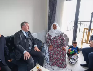 Bakan Osman Aşkın Bak, Kilis’te afetzedelerin evlerine misafir oldu