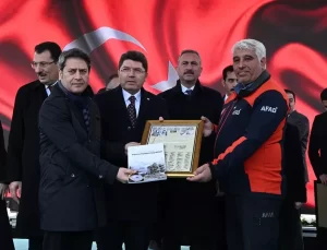 Bakan Tunç’tan Deprem Bölgesi Açıklaması