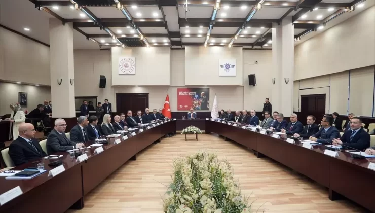 Bakan Uraloğlu, bölge liman başkanlarıyla bir araya geldi Açıklaması