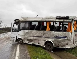 Balıkesir’de Servis Kazası: 18 Yaralı