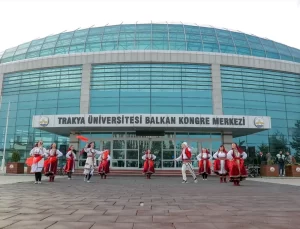Balkan Halk Oyunları Festivali Başladı