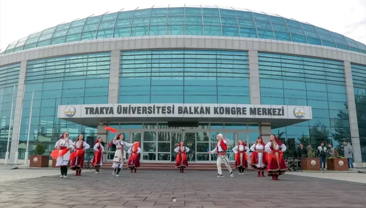 Balkan Halk Oyunları Festivali Başladı