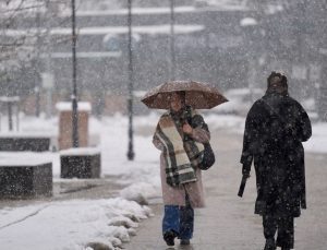 Batı Karadeniz’de kar yağışı: 186 köy yolu kapandı