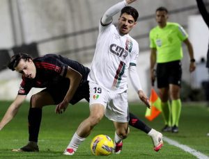 Benfica, 5 gollü maçta Estrela’yı mağlup etti