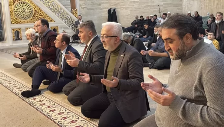 Berlin’de Depremde Hayatını Kaybedenler Anıldı