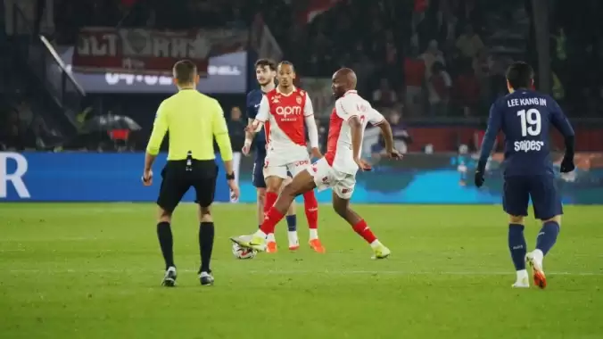 Beşiktaş’tan kovulan futbolcu, birinci maçında gösteri yaptı