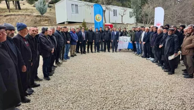 Besni’de 5.500 Fidan Dağıtımı