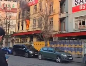 Beyoğlu’nda Boş Binada Yangın Çıktı