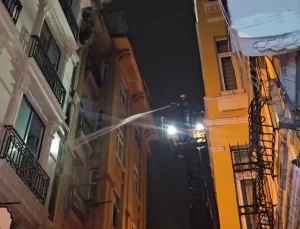 Beyoğlu’ndaki Otelde Yangın: Müşteriler Tahliye Edildi