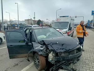 Bingöl’de Trafik Kazası: 2 Yaralı