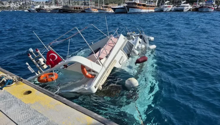 Bodrum’da Fırtına Nedeniyle Tekne Battı