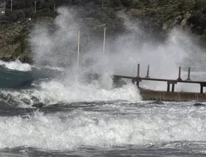 Bodrum’da Fırtına Sebebiyle Feribot Seferleri İptal Edildi