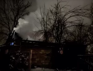 Bolu’daki Yangında Evinin Yanında Ahır ve Samanlıkta Zarar Gördü