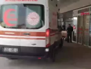 Boşandığı Eşinin Bıçaklı Saldırısına Uğrayan Kadın Hastaneye Kaldırıldı