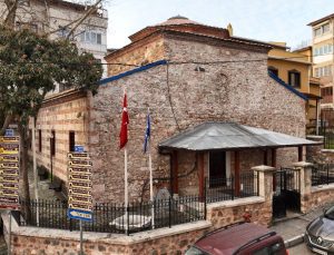 Bursa’da 700 yıllık medreseye yapılan tuvalet ve mutfak tarihi dokuyu bozdu