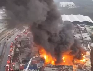 Bursa’da Geri Dönüşüm Tesisinde ve Dokuma Fabrikasında Yangın