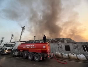 Bursa’da Geri Dönüşüm Tesisinde Yangın