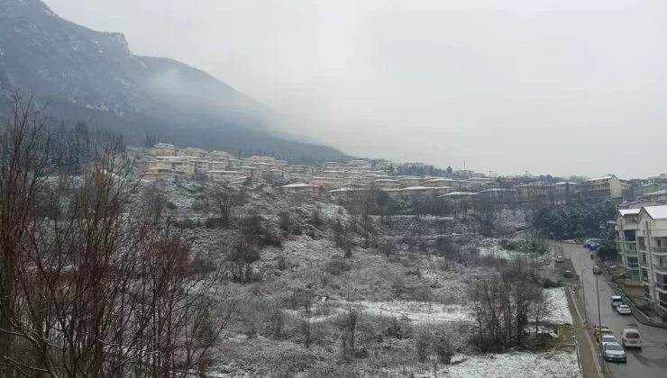 Bursa’da Kar Yağışı Nedeniyle Okullar Tatil Edildi