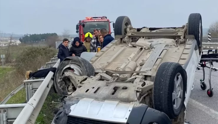 Bursa’da Takla Atan Araçta 3 Yaralı