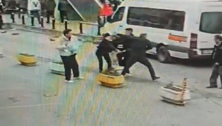 Büyükçekmece’de minibüsçülerin ‘yolcu alma’ arbedesi mevtle bitti