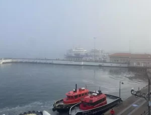 Çanakkale Boğazı’nda Ağır Sis Nedeniyle Trafik Durduruldu