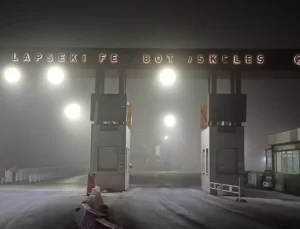 Çanakkale Boğazı’nda Sis Nedeniyle Gemi Trafiği Durduruldu