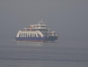 Çanakkale’de feribot seferlerine fırtına engeli
