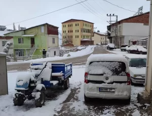 Çelikhan’da Kar Ulaşımı Engelledi