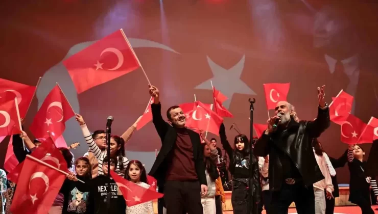 Cem Karaca Anısına Unutulmaz Konser