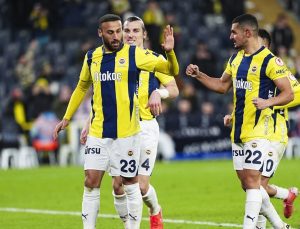 Cenk Tosun, Fenerbahçe formasıyla 2. golüne imza attı