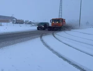 Çerkeş’te Kar Mücadelesi Sürüyor
