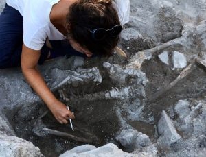 Çeşme’de Santorini izleri! 3 bin 500 yıl önce volkan patlamış, tsunami olmuştu