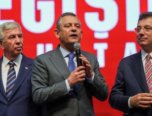 CHP’de kritik toplantı: Özel, İmamoğlu ve Yavaş bir ortaya geliyor