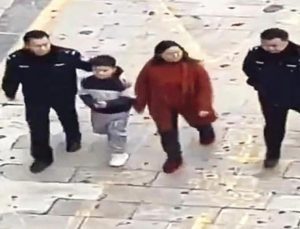 Çin’de torpil patlattı, arabalar havada uçuştu: Yaramazlık 28 milyon lira mal oldu