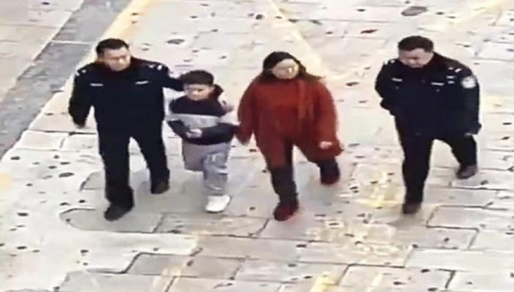 Çin’de torpil patlattı, arabalar havada uçuştu: Yaramazlık 28 milyon lira mal oldu