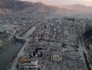 Çöken her binada ibretlik dersler