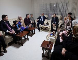 Cumhurbaşkanı Erdoğan, depremzedeleri ziyaret etti