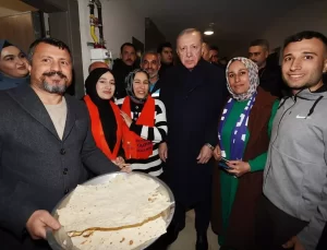 Cumhurbaşkanı Erdoğan’dan, Adıyaman BAYKAR Konutları’nda ikamet eden Karakuş ailesine ve esnafa ziyaret