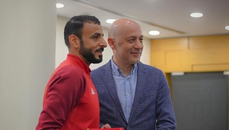 Cüneyt Çakır, FIFA’nın hakem seminerine katıldı