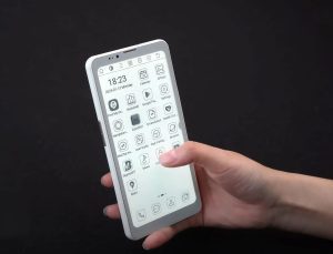 Daha akıcı e-ink ekrana sahip akıllı telefon piyasaya sunuldu
