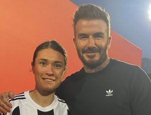 David Beckham, Beşiktaşlı bayan futbolcularla bir ortaya geldi