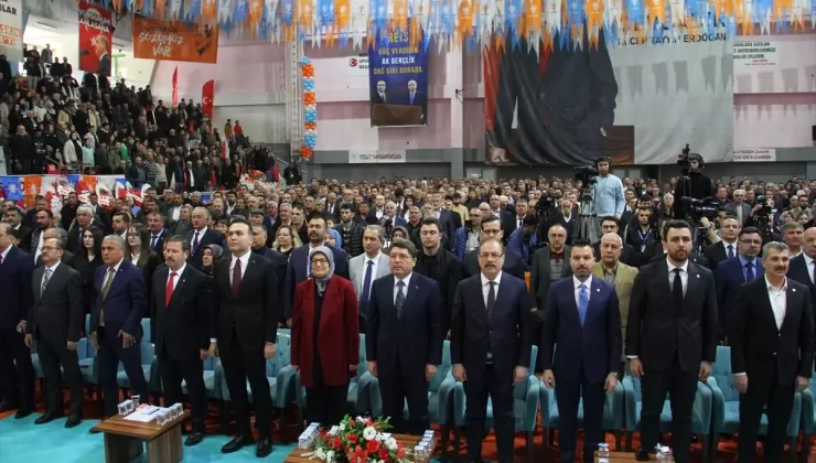 Demokratik Anayasa Vurgusu