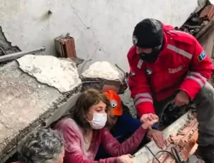 Depremde ekibiyle yüzlerce kişiyi enkazdan sağ çıkaran dernek başkanından duygusal paylaşım