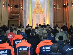 Depremde Hayatını Kaybedenler Anıldı